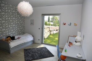 4 bedrooms, iron/ironing board, free WiFi, bed sheets - Luxurious architect villa with panoramic sea and Cap Canaille view ***** (Cassis)