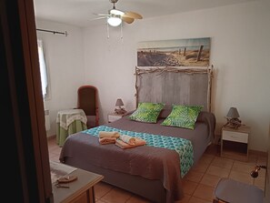 1 bedroom, iron/ironing board, WiFi, bed sheets