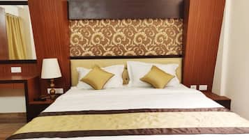 Family Suite | 6 bedrooms, free WiFi
