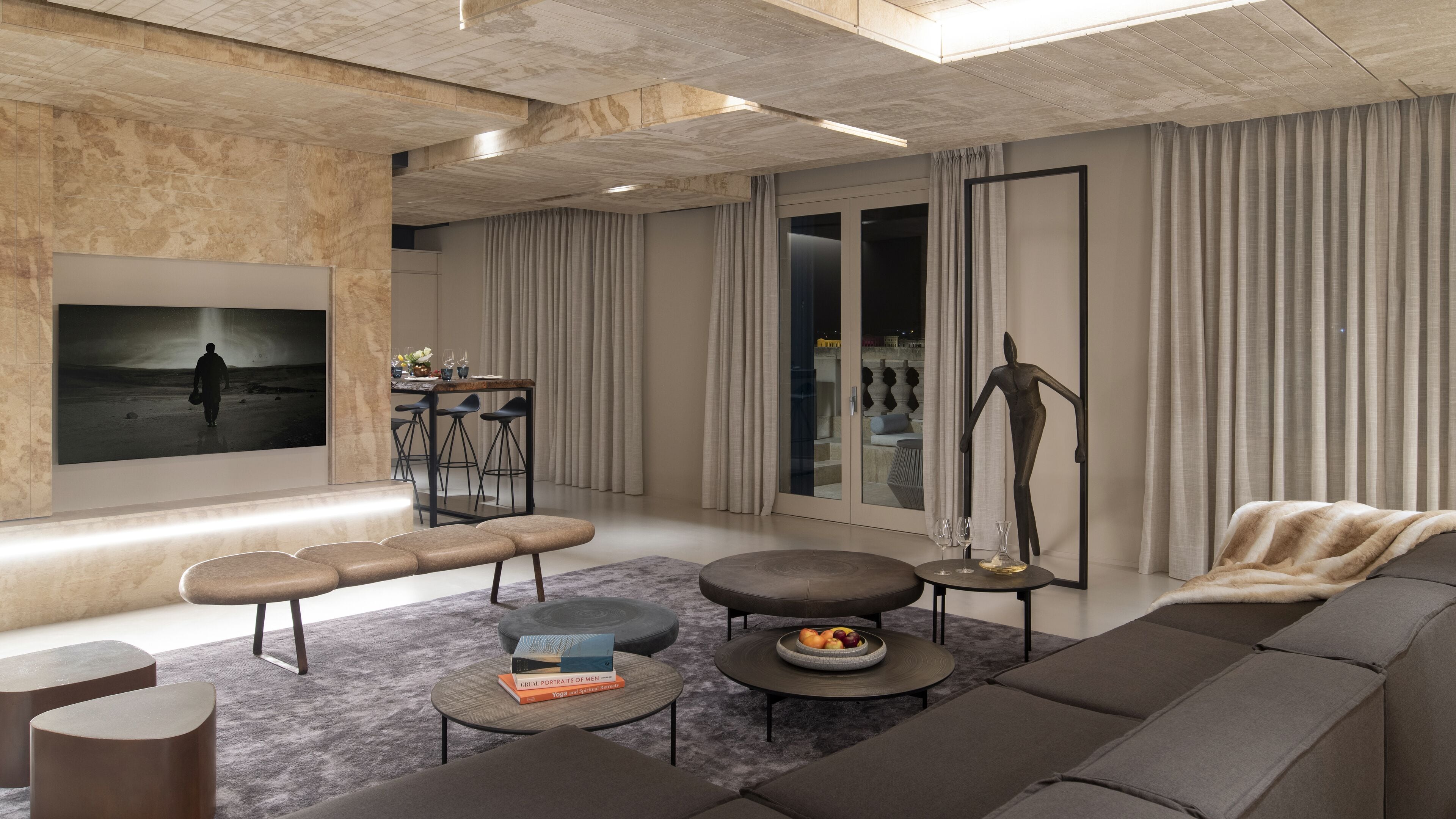 55-cm smart tv with cable channels