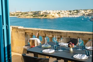 Terrace/patio - Iniala Harbour House (Valletta)
