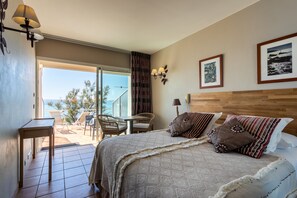 In-room safe, individually decorated, individually furnished - Roc Hotel (Le Lavandou)