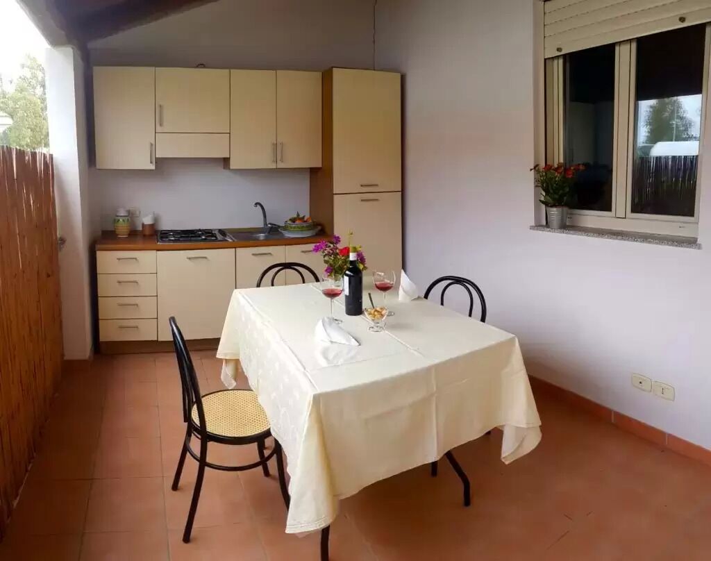 Electric kettle, high chair