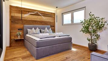 4 bedrooms, in-room safe, iron/ironing board, travel crib