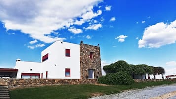 Fachada de la propiedad