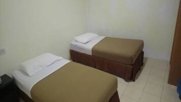 Iron/ironing board, free WiFi