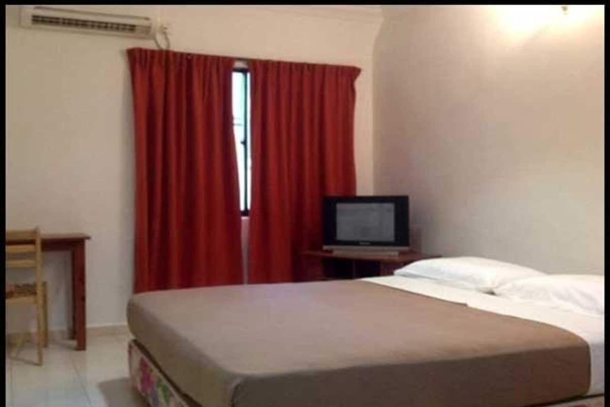 Iron/ironing board, free WiFi