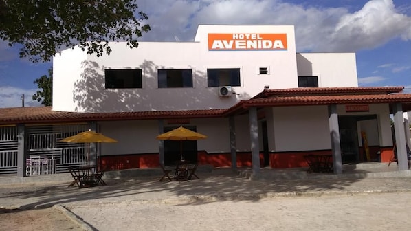 Fachada de la propiedad