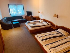 Apartment, Kitchen | Rollaway beds, free WiFi, bed sheets