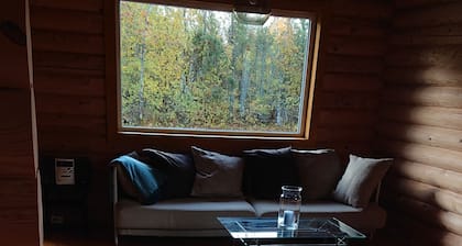 Kapteeni Alexandri Mökki meren rannalla