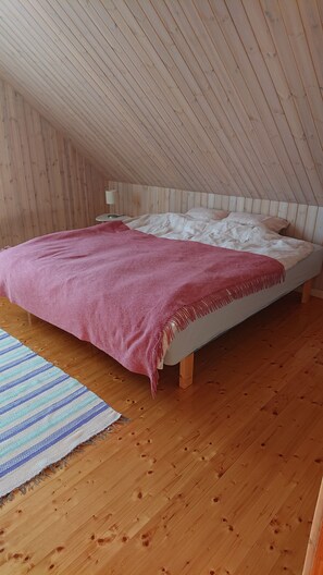 4 bedrooms, WiFi, bed sheets - Captain Alexandri Cottage by the Sea (Laimjala)