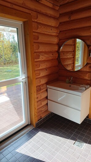 Albornoces, toallas y papel higiénico