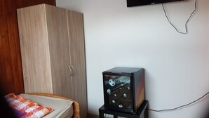 アパートメント 専用バスルーム (ground floor) | WiFi (無料)