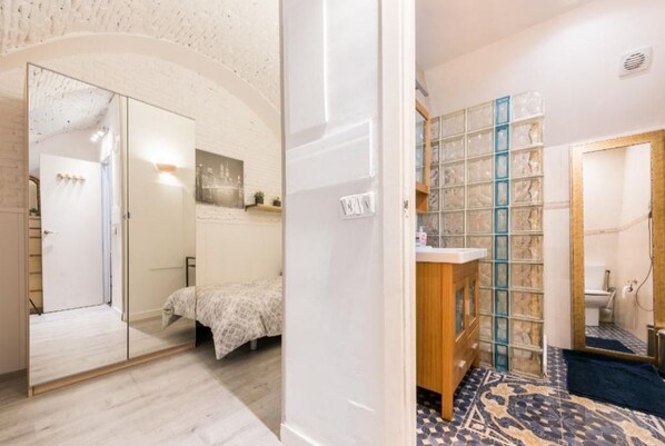 2 slaapkamers, een strijkplank/strijkijzer, wifi, beddengoed