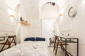 2 chambres, fer et planche à repasser, Wi-Fi, draps fournis