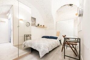 2 habitaciones, tabla de planchar con plancha, wifi y ropa de cama 