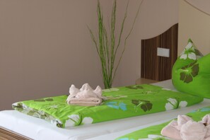 Chambre Deluxe double, vue sur la mer | Literie hypoallergénique, coffre-fort, rideaux d’obscurcissement