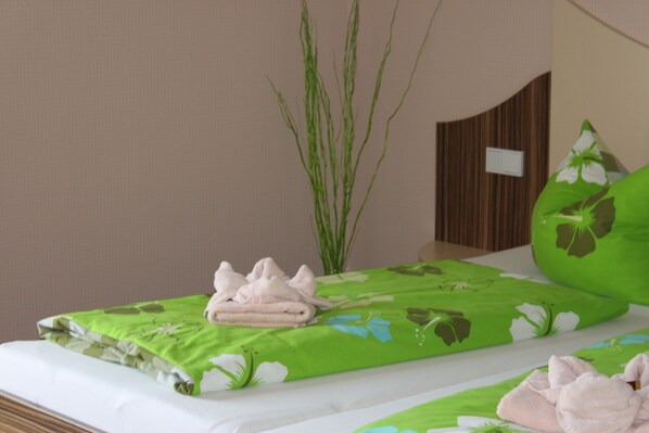 Deluxe Double Room, Sea View | Hypo-allergenic bedding, in-room safe, blackout drapes, free WiFi - Pension Achteridyll (Ueckeritz)