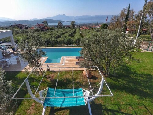 Private Luxusvillen mit Seeblick in Koycegiz