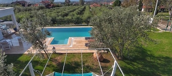 Private luksuriøse villaer med innsjøutsikt i Koycegiz