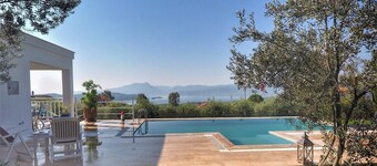 Private Luxury Villas with Lakeview in Koycegiz