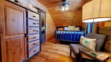 2 dormitoris, planxa i posts de planxar, wifi i roba de llit