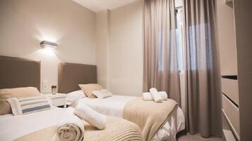 2 bedrooms, iron/ironing board, internet, bed sheets