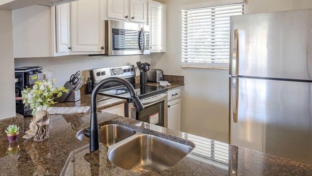 Private kitchen - La Casa Del Mar 602 Star5Vacations (Dunedin)