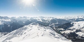 Snow and ski sports - 100m from resort center, 15th floor, balcony, parking, tv, ski locker, 96m², Champagny-en-Vanoise (Champagny-en-Vanoise)