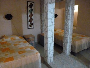 Chambre Triple | Décoration personnalisée, ameublement personnalisé, Wi-Fi gratuit