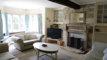 Smart TV, fireplace, DVD player, foosball