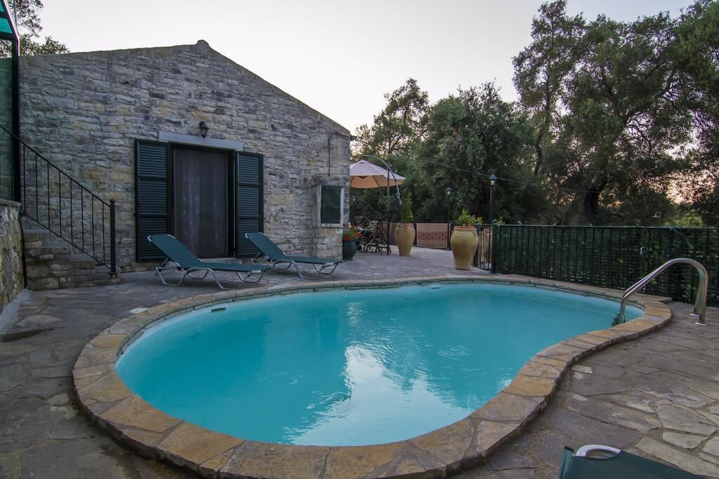 Piscina externa sazonal