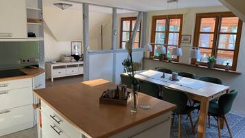 Superior Apartment (incl. EUR 120 Cleaning fee) | Private kitchen | Full-size fridge, microwave, oven, stovetop