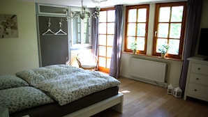 公寓客房, 陽台, 花園景觀 (incl. EUR 120 Cleaning fee) | 4 間臥室、免費無線上網、床單