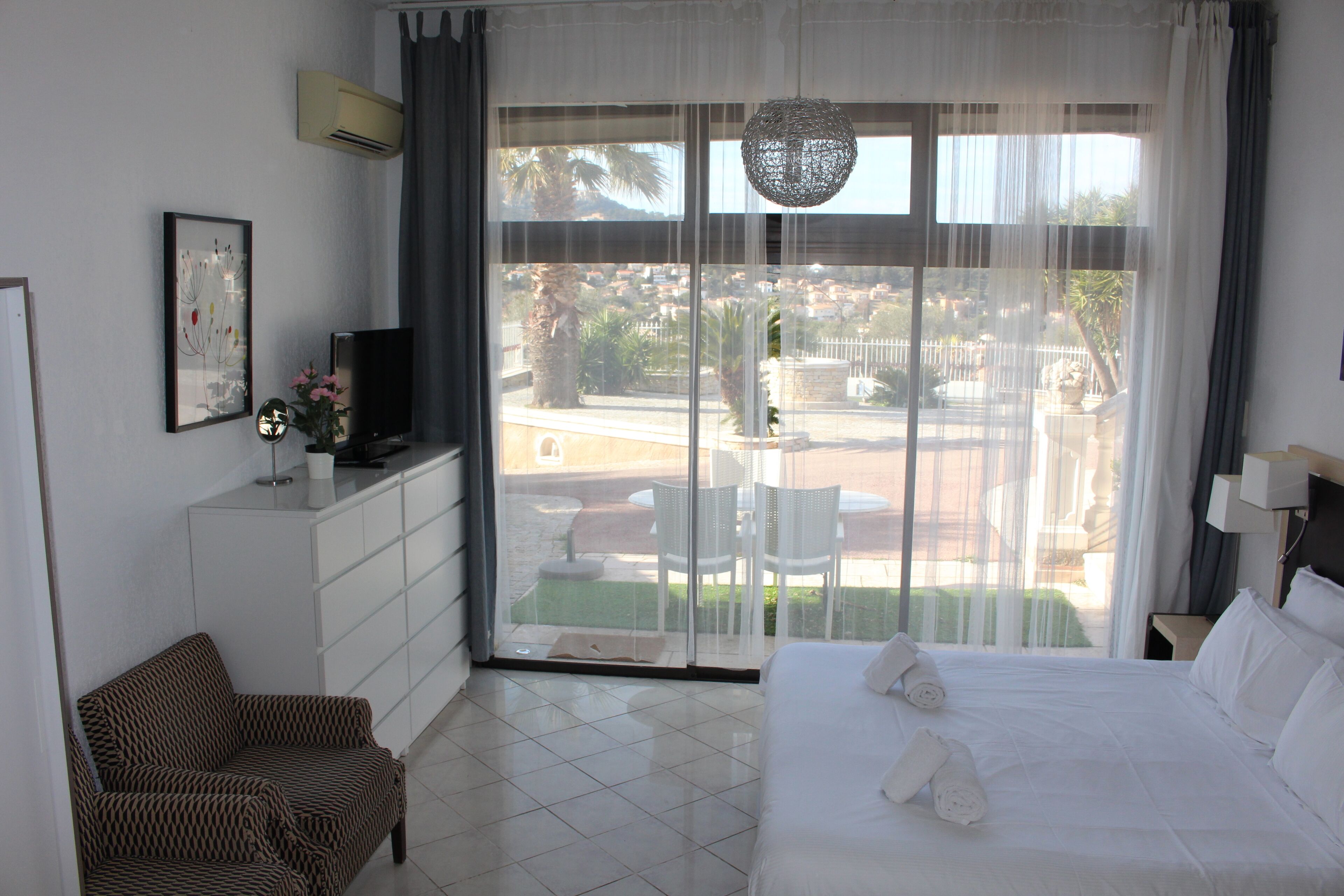 Suite Confort, accès piscine, rez-de-chaussée (No 28)