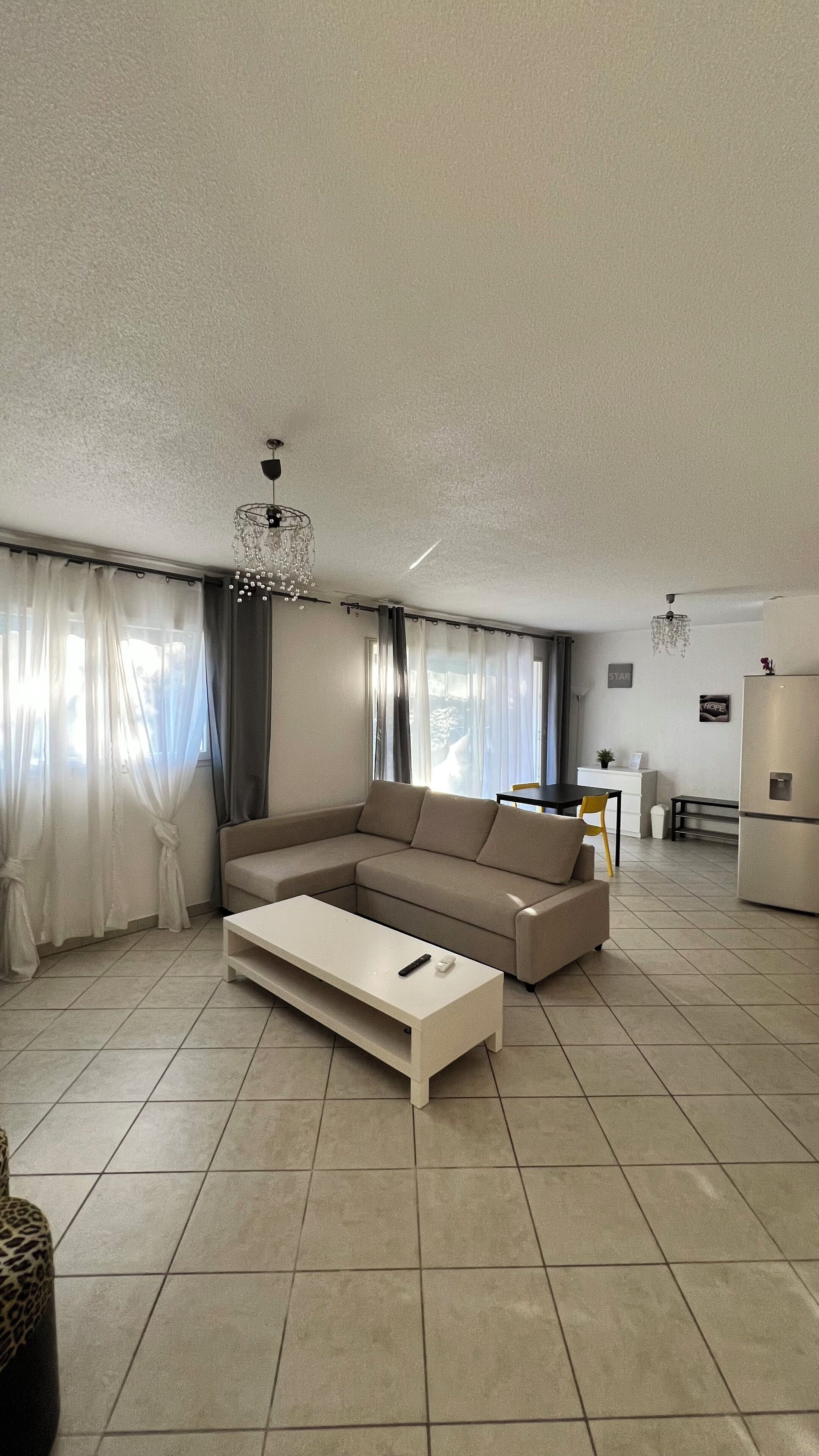 Apartamento | Zona de estar | Una televisión de pantalla plana