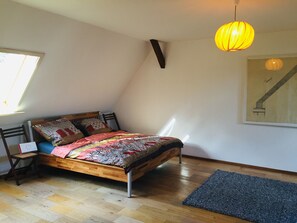 4 Schlafzimmer, kostenloses WLAN, Bettwäsche