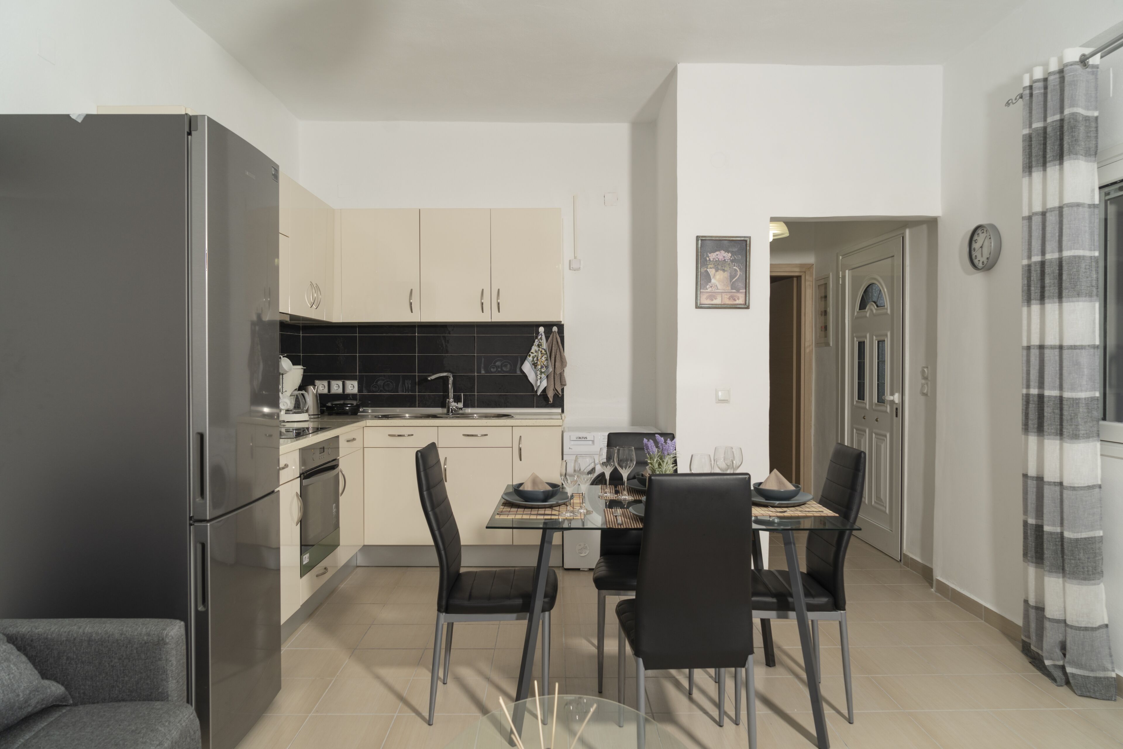 アパートメント | 専用キッチン | 冷蔵庫、オーブン、コンロ、コーヒー / ティーメーカー