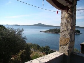 Property grounds - Robinson's vacation right by the sea in Croatia Wonderful vacation for a couple (Tkon)