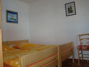 3 bedrooms, bed sheets - Robinson's vacation directly by the sea in Croatia Wonderful vacation (Tkon)