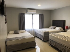 Triple Room, Multiple Beds, Mountain View
