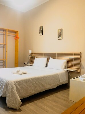 Classic Quadruple Room | Free WiFi - country house paola (Marina di Gioiosa Ionica)