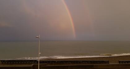 "FACING THE SEA" VEULETTES SUR MER APARTMENT