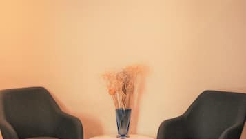 Monolocale | Area soggiorno | TV a schermo piatto