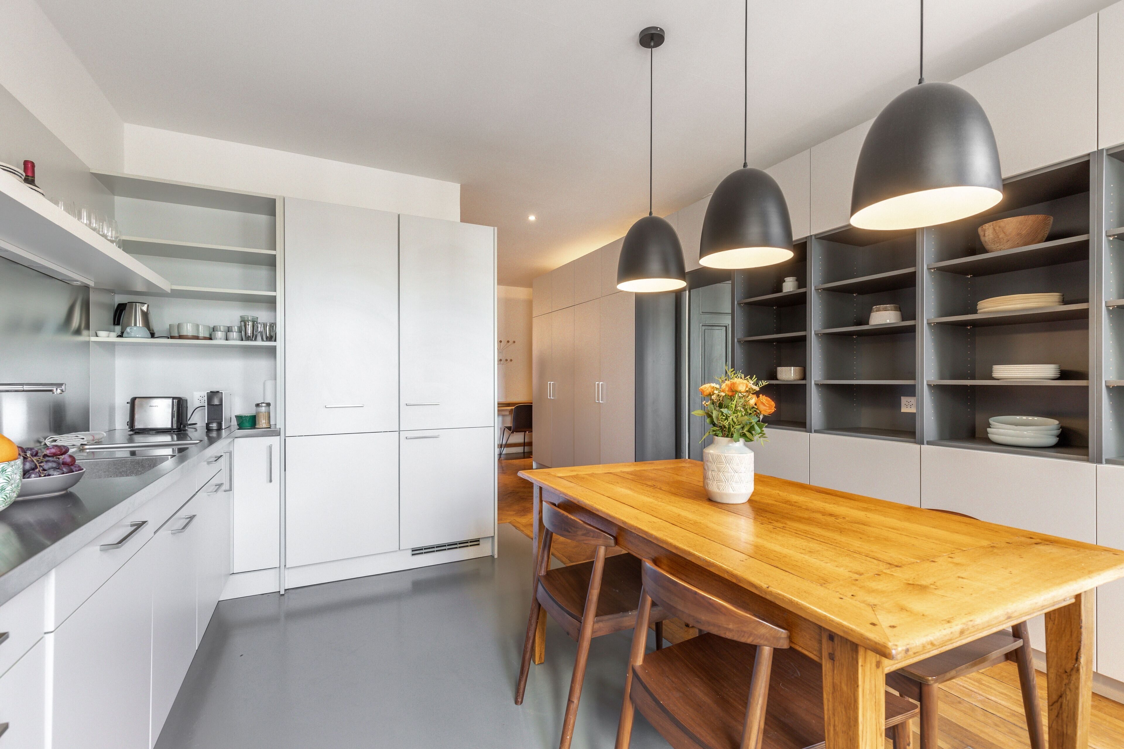 5001. Henri-Mussard Geneva | Private kitchen | Mini-fridge, microwave, oven, stovetop