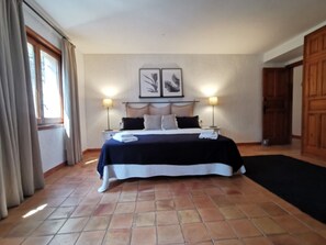 3 habitaciones, tabla de planchar con plancha y wifi gratis 