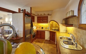 Refrigerador, microondas, horno y lavavajillas 