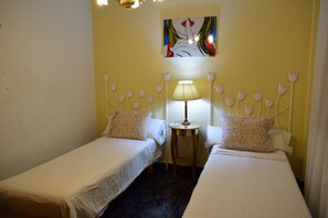 3 bedrooms, desk, iron/ironing board, WiFi - DREAM ESCAPE LIVE IT! (Archena)