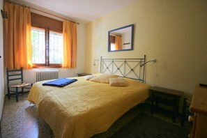 5 slaapkamers, een strijkplank/strijkijzer, gratis wifi