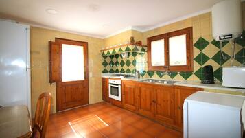 Réfrigérateur, micro-ondes, four, lave-vaisselle